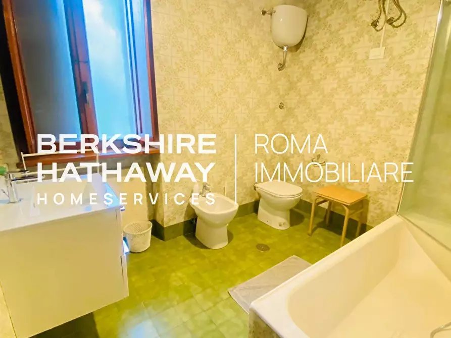 Immagine 41 di Villa in vendita  in Via Alida Valli a Roma