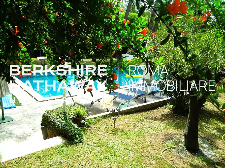 Immagine 47 di Villa in vendita  in Via Alida Valli a Roma
