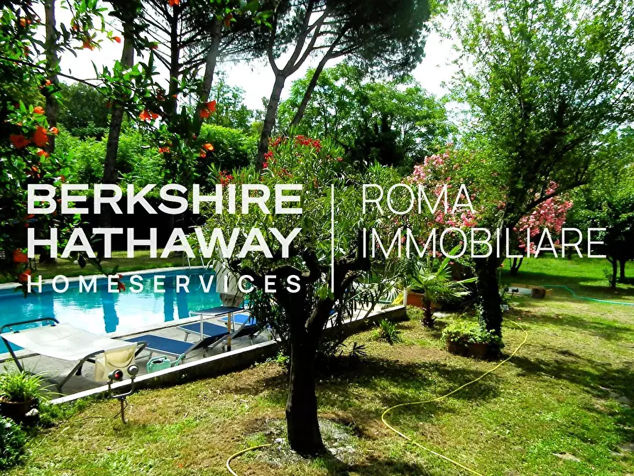 Immagine 48 di Villa in vendita  in Via Alida Valli a Roma