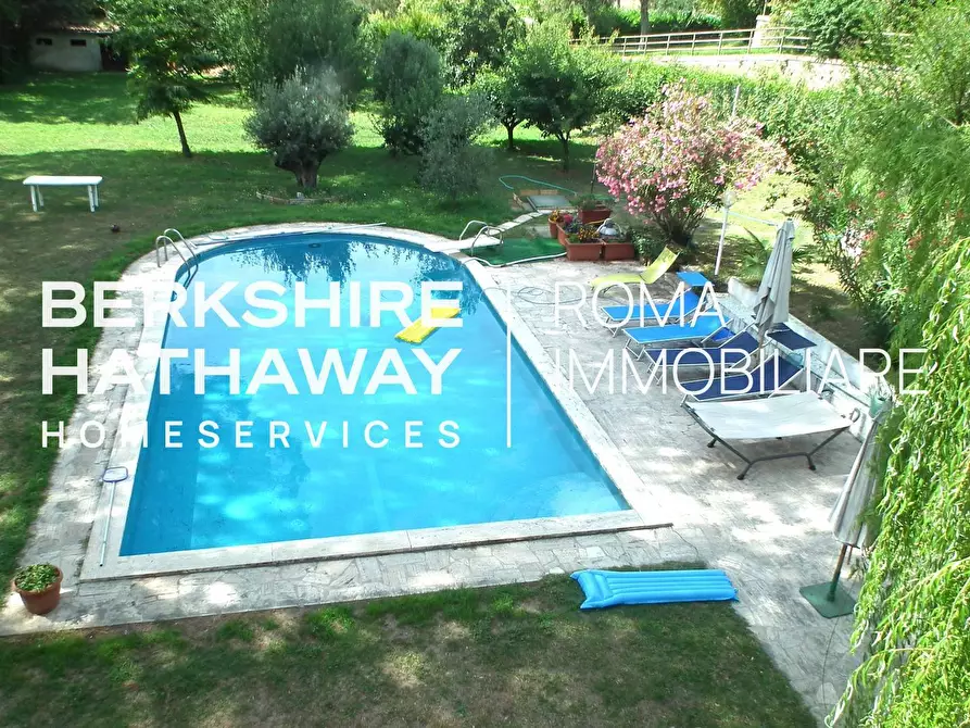 Immagine 50 di Villa in vendita  in Via Alida Valli a Roma