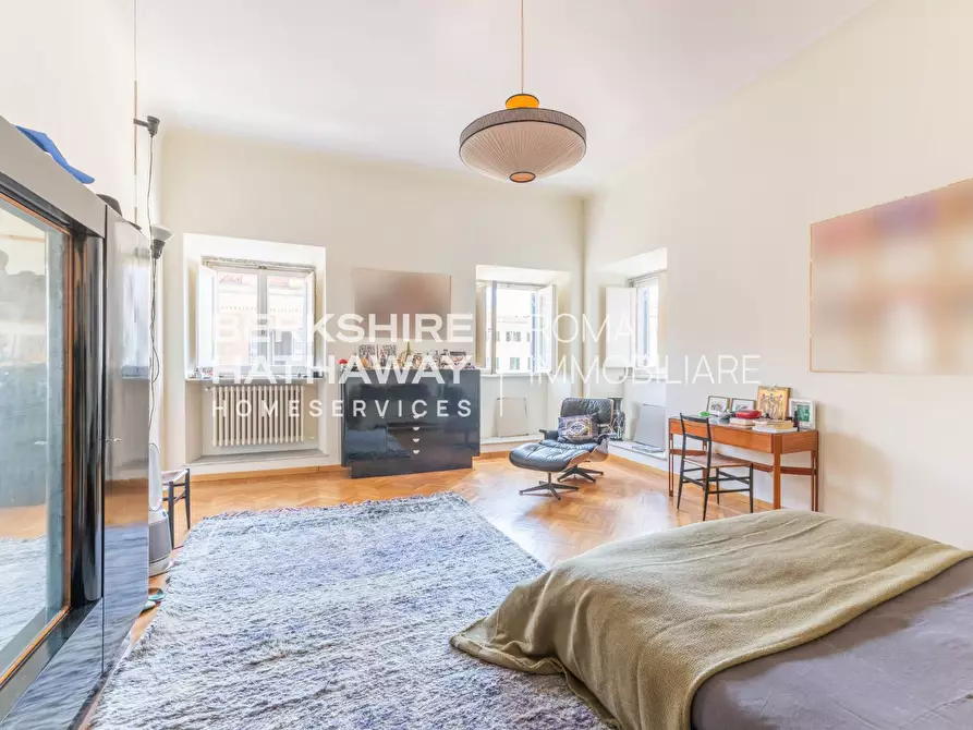 Immagine 10 di Appartamento in vendita  in Piazza Farnese 1 a Roma