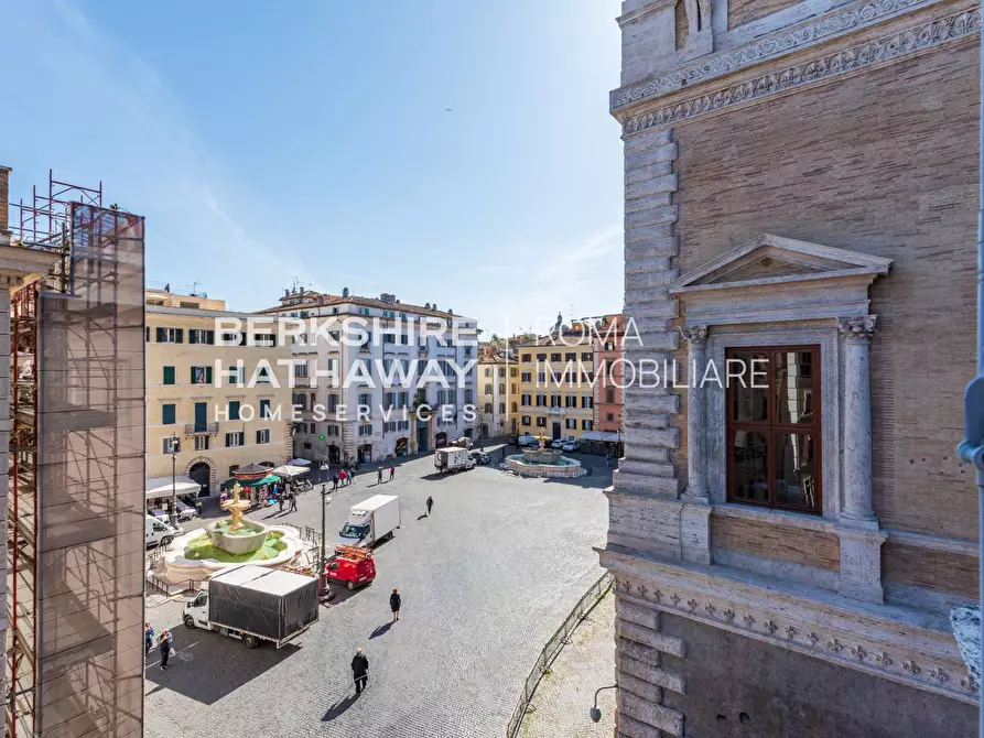 Immagine 16 di Appartamento in vendita  in Piazza Farnese 1 a Roma