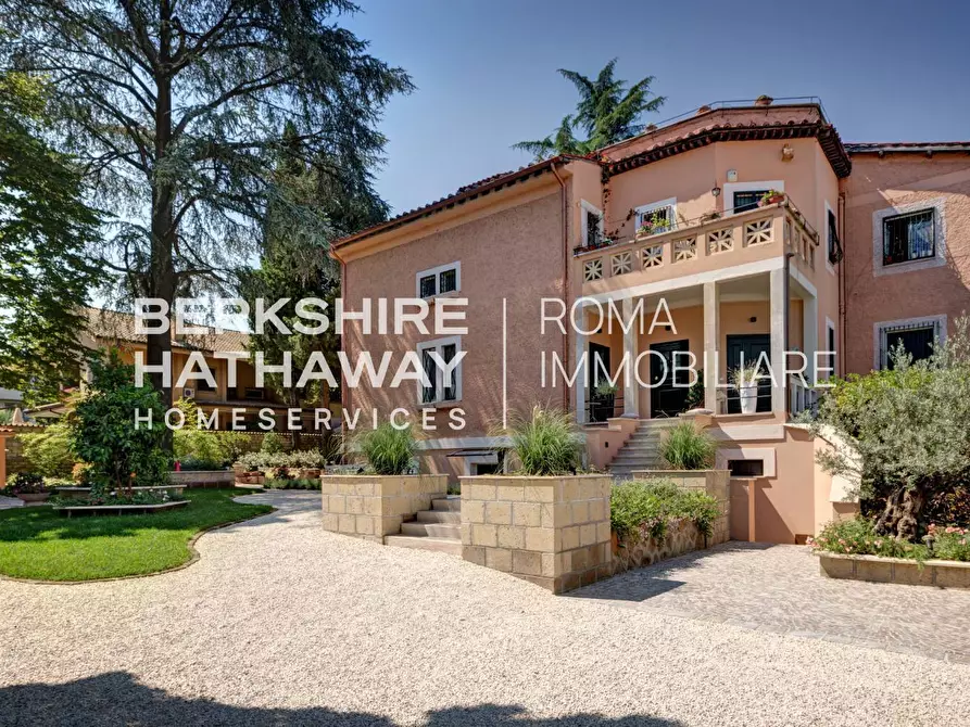 Immagine 5 di Villa in vendita  in Via Appia Antica 1 a Roma