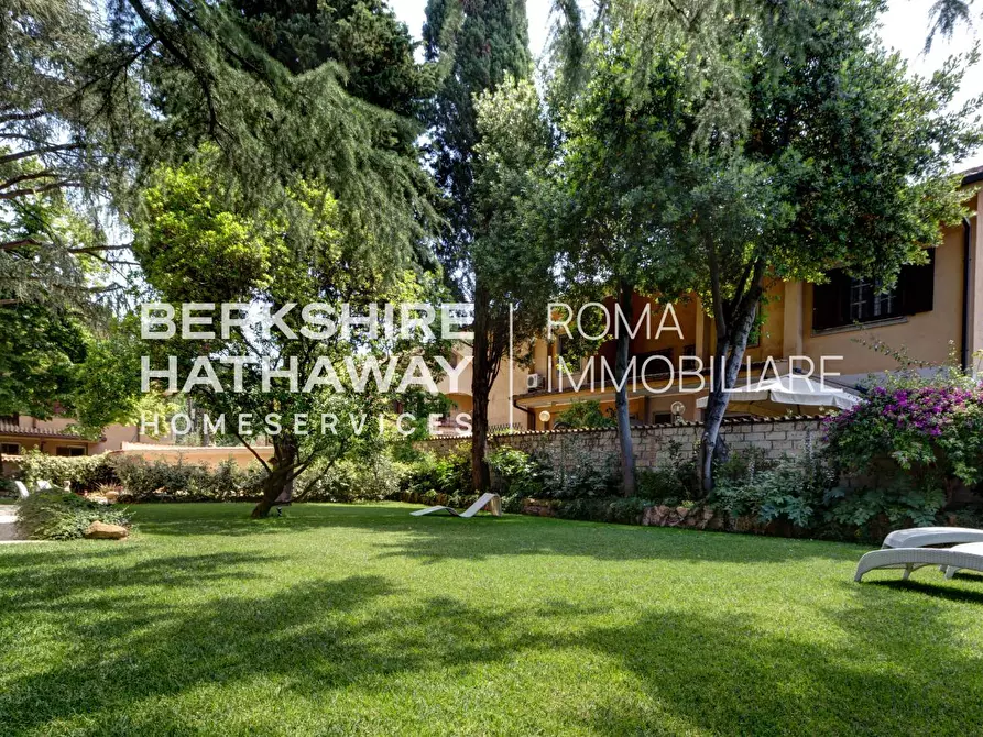 Immagine 12 di Villa in vendita  in Via Appia Antica 1 a Roma