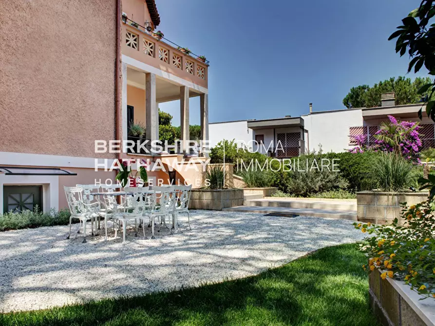 Immagine 18 di Villa in vendita  in Via Appia Antica 1 a Roma