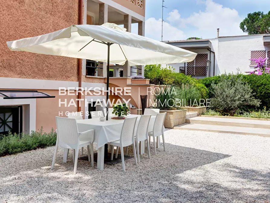 Immagine 21 di Villa in vendita  in Via Appia Antica 1 a Roma