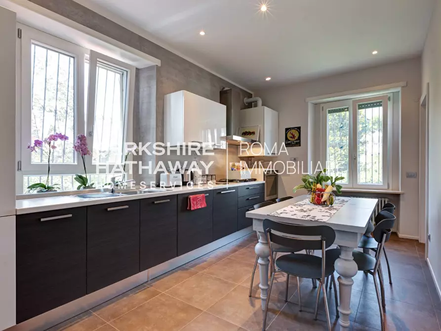 Immagine 28 di Villa in vendita  in Via Appia Antica 1 a Roma