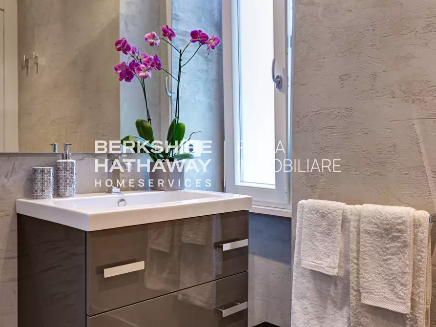 Immagine 32 di Villa in vendita  in Via Appia Antica 1 a Roma