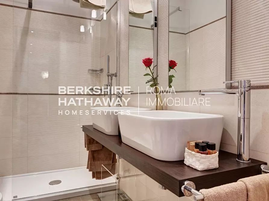 Immagine 42 di Villa in vendita  in Via Appia Antica 1 a Roma