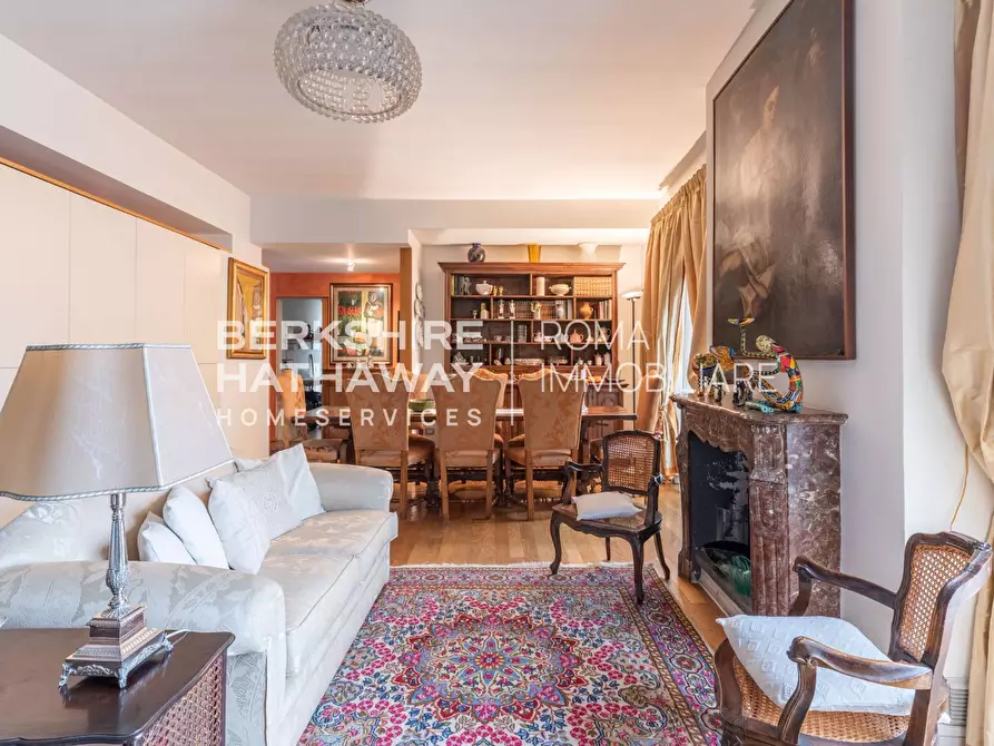 Immagine 4 di Appartamento in vendita  in Via Ugo de Carolis a Roma