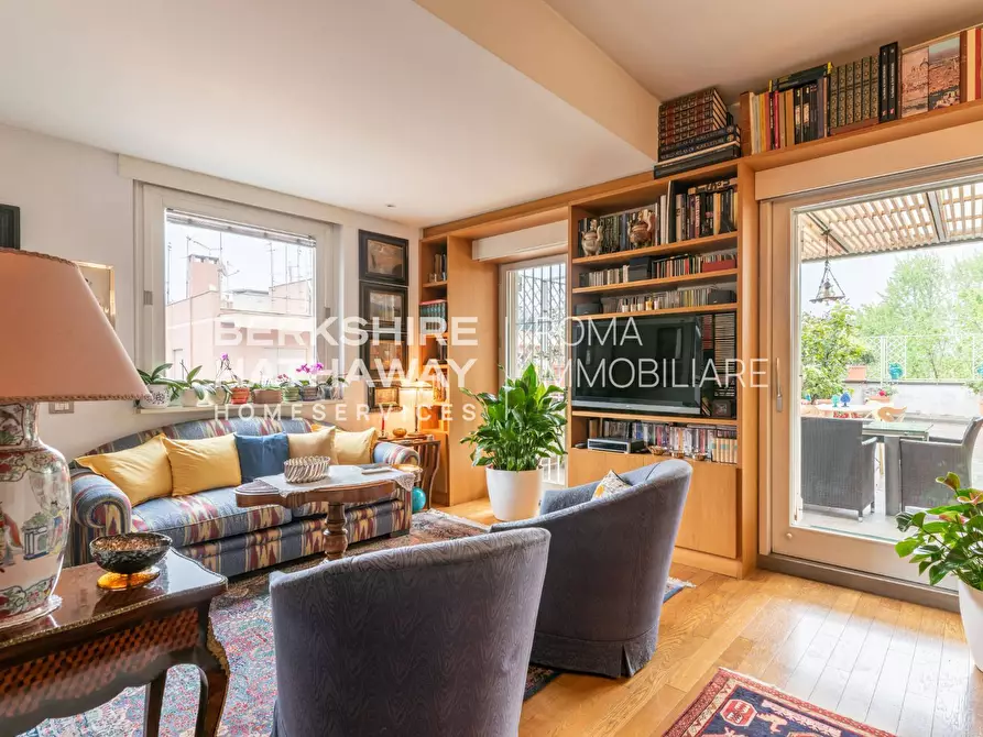 Immagine 6 di Appartamento in vendita  in Via Ugo de Carolis a Roma