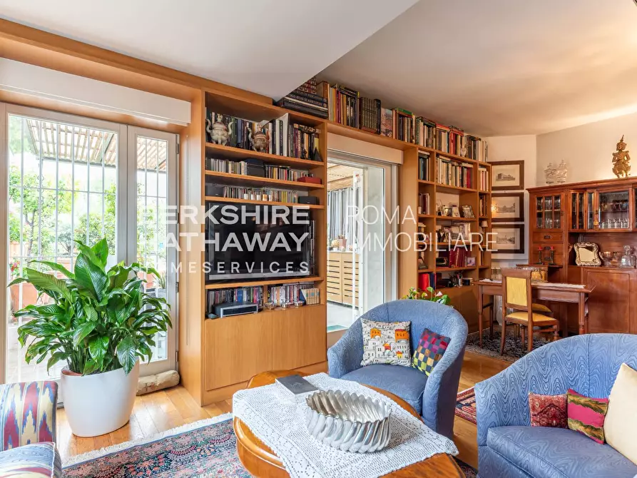 Immagine 9 di Appartamento in vendita  in Via Ugo de Carolis a Roma