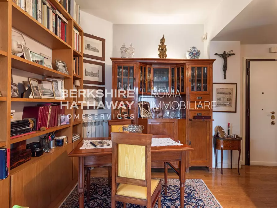 Immagine 12 di Appartamento in vendita  in Via Ugo de Carolis a Roma