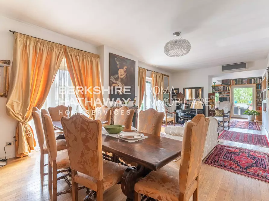 Immagine 13 di Appartamento in vendita  in Via Ugo de Carolis a Roma