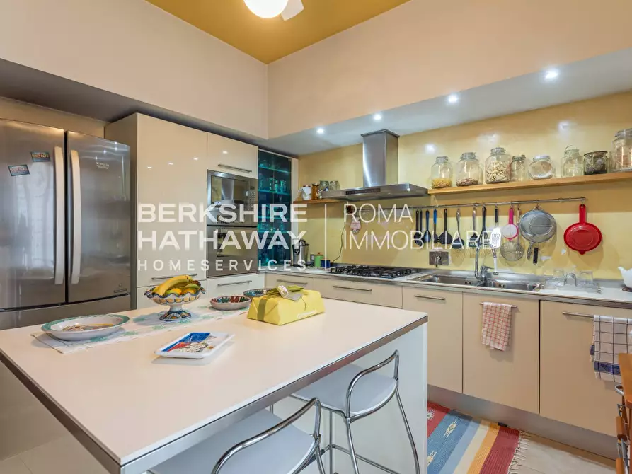 Immagine 21 di Appartamento in vendita  in Via Ugo de Carolis a Roma