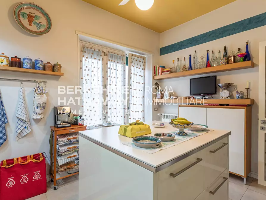 Immagine 23 di Appartamento in vendita  in Via Ugo de Carolis a Roma