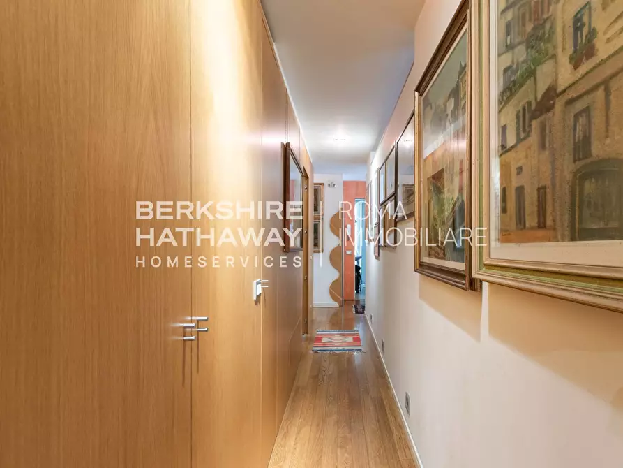 Immagine 25 di Appartamento in vendita  in Via Ugo de Carolis a Roma