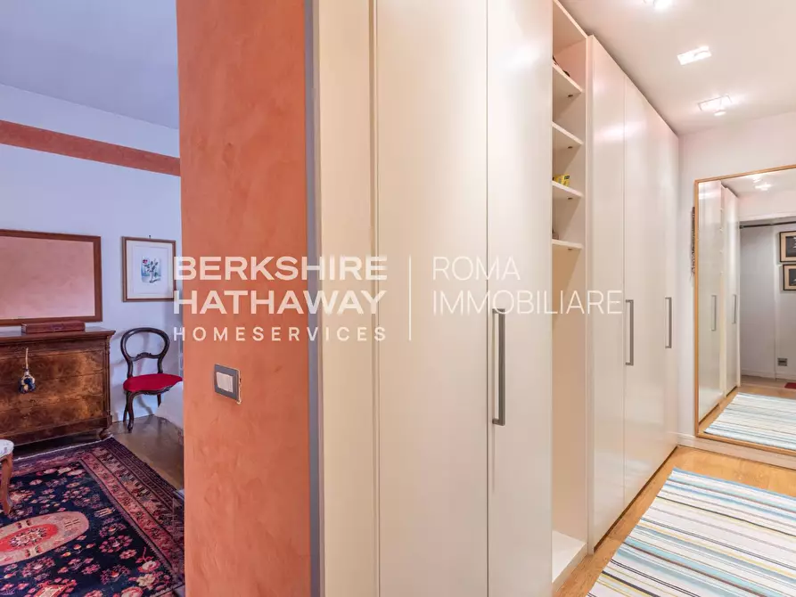 Immagine 32 di Appartamento in vendita  in Via Ugo de Carolis a Roma