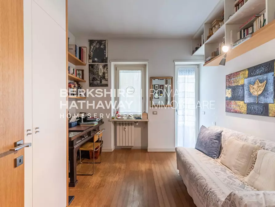 Immagine 34 di Appartamento in vendita  in Via Ugo de Carolis a Roma