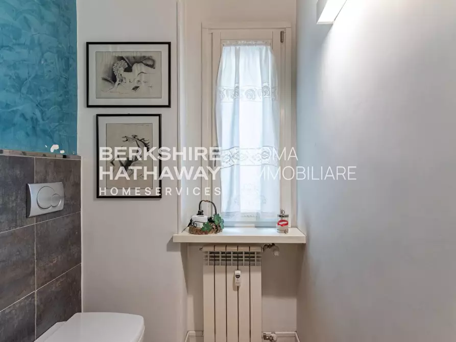 Immagine 40 di Appartamento in vendita  in Via Ugo de Carolis a Roma