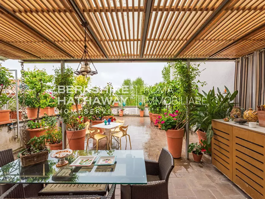 Immagine 43 di Appartamento in vendita  in Via Ugo de Carolis a Roma