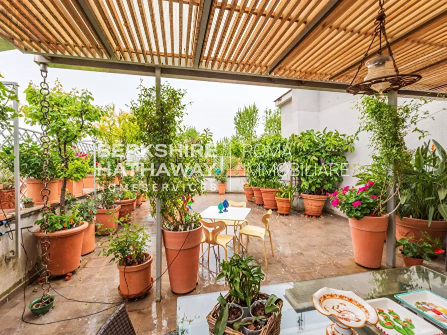 Immagine 44 di Appartamento in vendita  in Via Ugo de Carolis a Roma