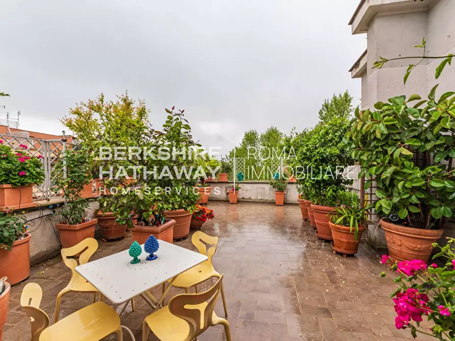 Immagine 45 di Appartamento in vendita  in Via Ugo de Carolis a Roma