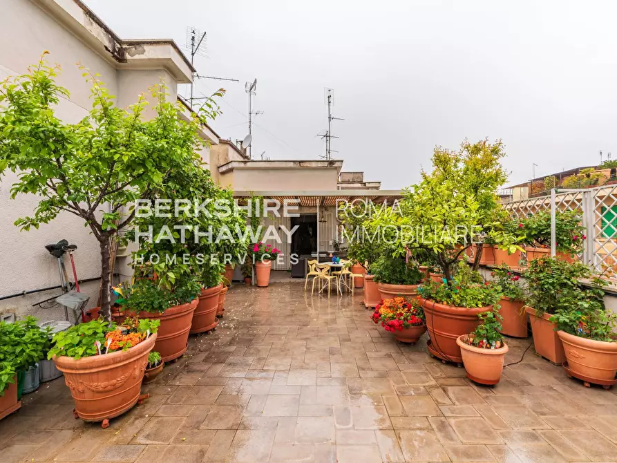 Immagine 47 di Appartamento in vendita  in Via Ugo de Carolis a Roma