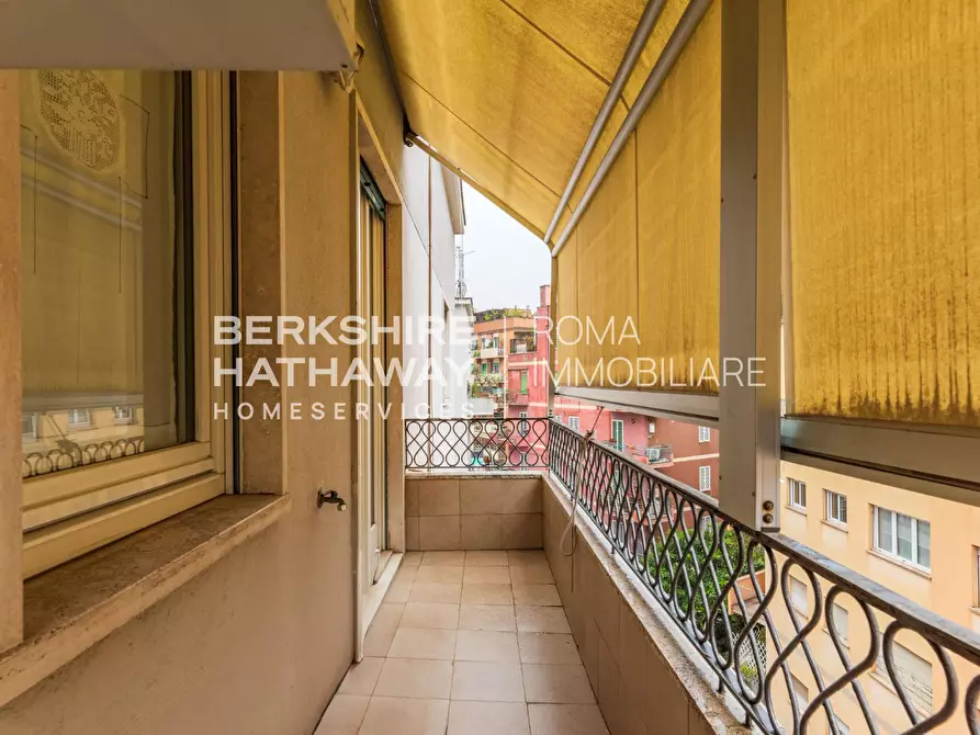 Immagine 48 di Appartamento in vendita  in Via Ugo de Carolis a Roma