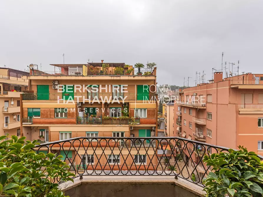 Immagine 51 di Appartamento in vendita  in Via Ugo de Carolis a Roma