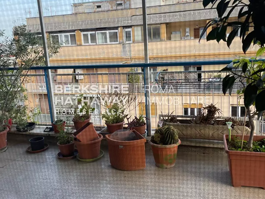 Immagine 5 di Appartamento in vendita  in Via Veroli a Roma
