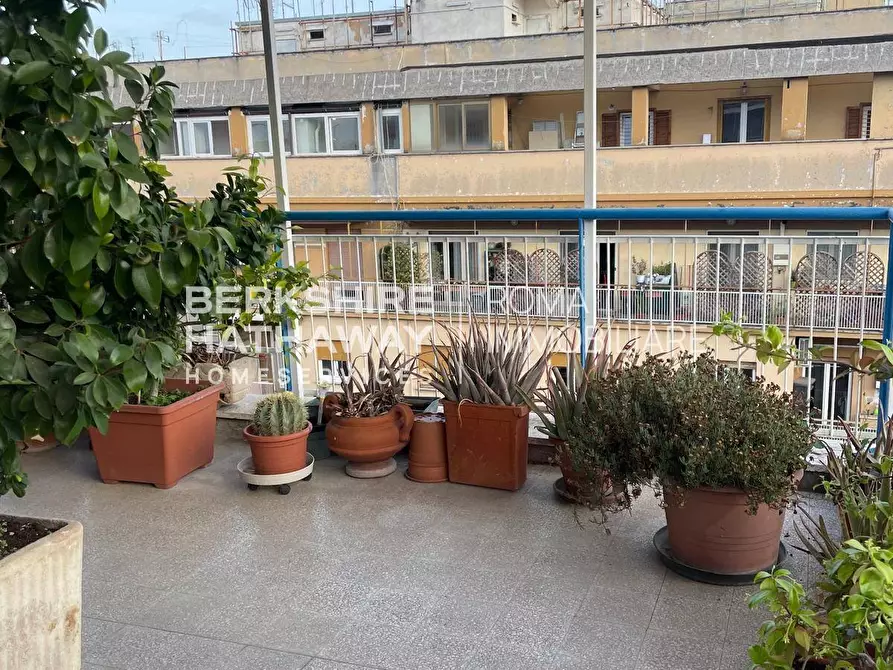Immagine 6 di Appartamento in vendita  in Via Veroli a Roma