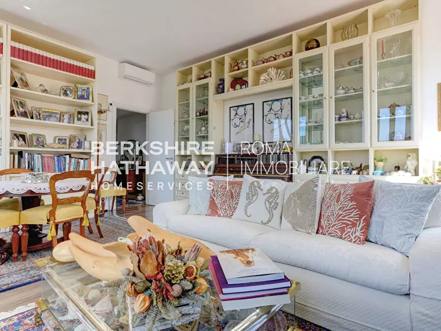 Immagine 5 di Appartamento in vendita  in Via Filippo Civinini 1 a Roma