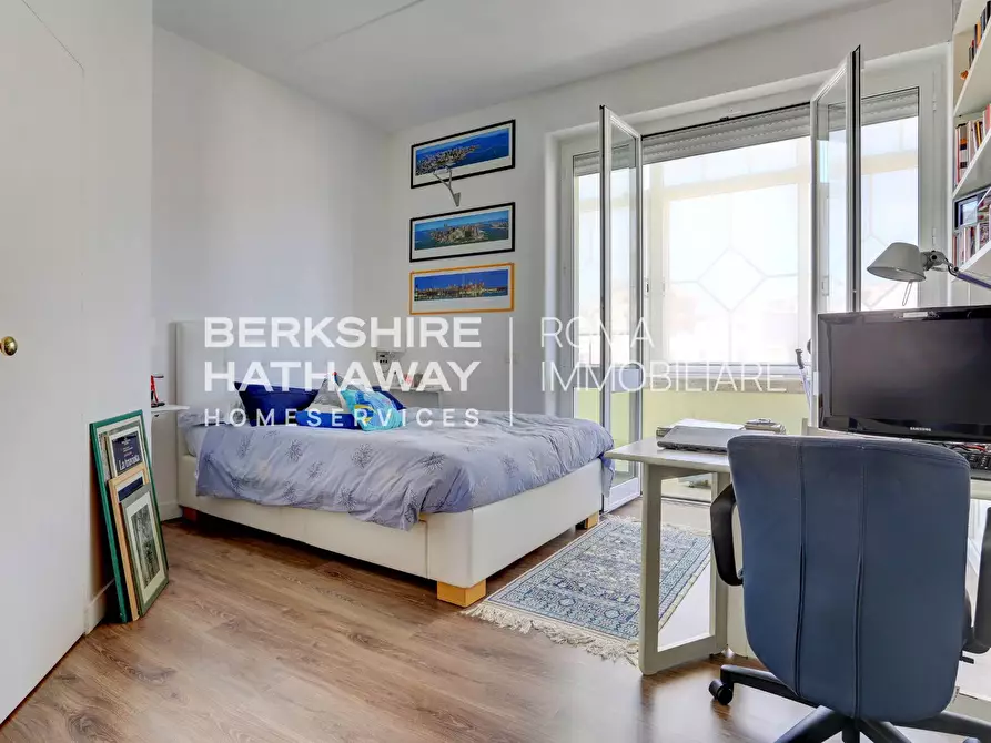 Immagine 10 di Appartamento in vendita  in Via Filippo Civinini 1 a Roma