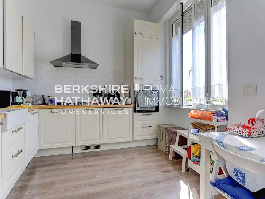 Immagine 12 di Appartamento in vendita  in Via Filippo Civinini 1 a Roma