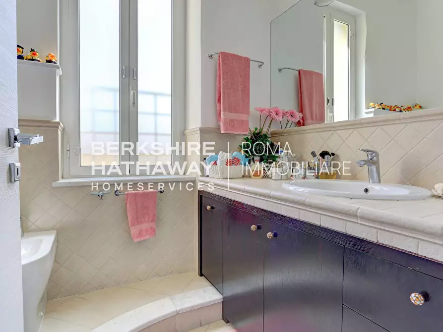 Immagine 16 di Appartamento in vendita  in Via Filippo Civinini 1 a Roma