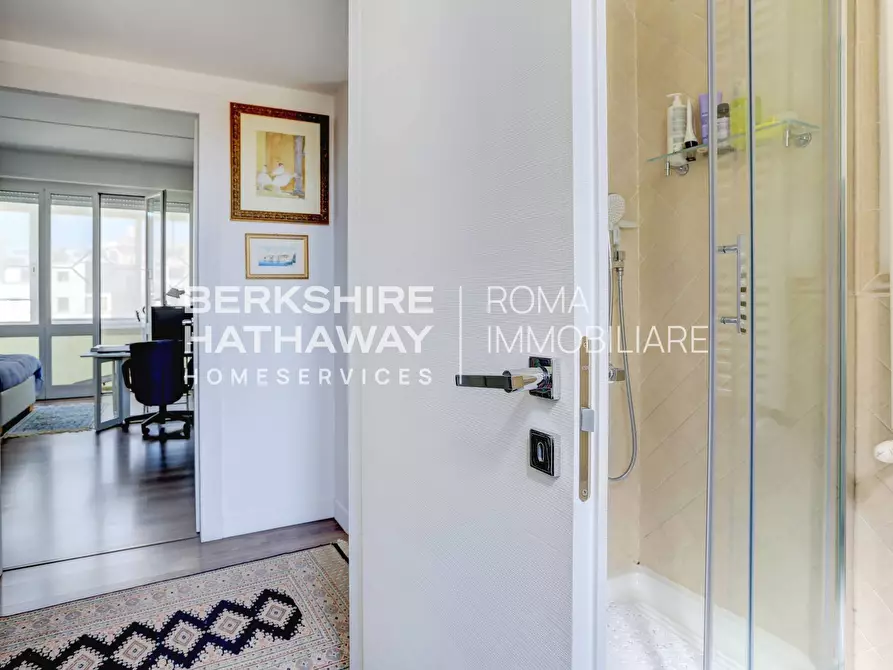 Immagine 17 di Appartamento in vendita  in Via Filippo Civinini 1 a Roma