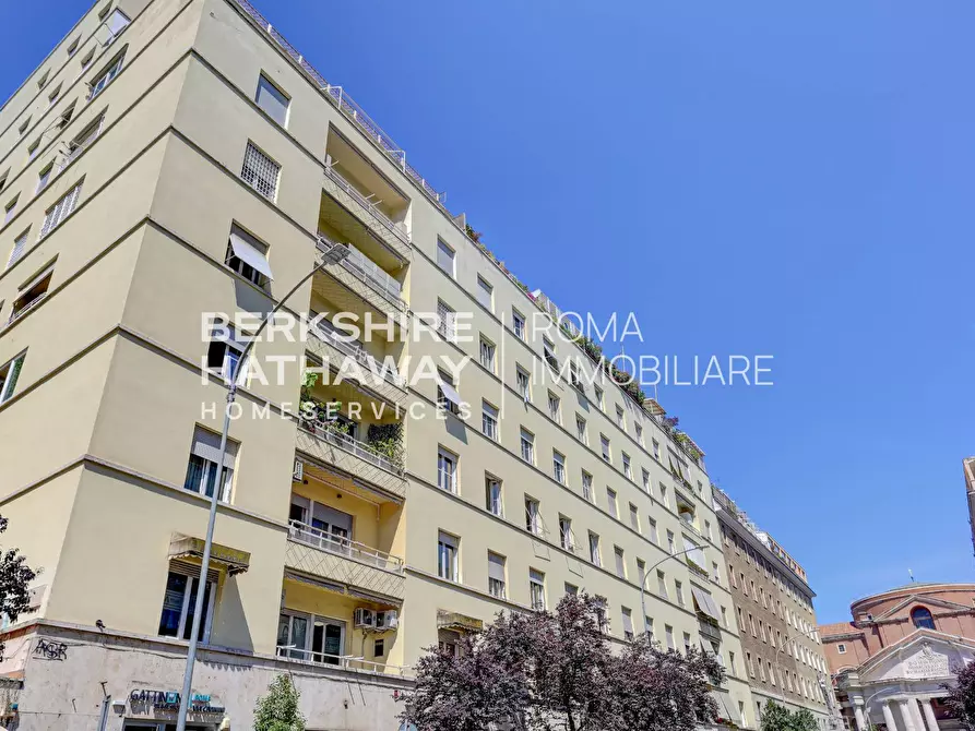 Immagine 19 di Appartamento in vendita  in Via Filippo Civinini 1 a Roma