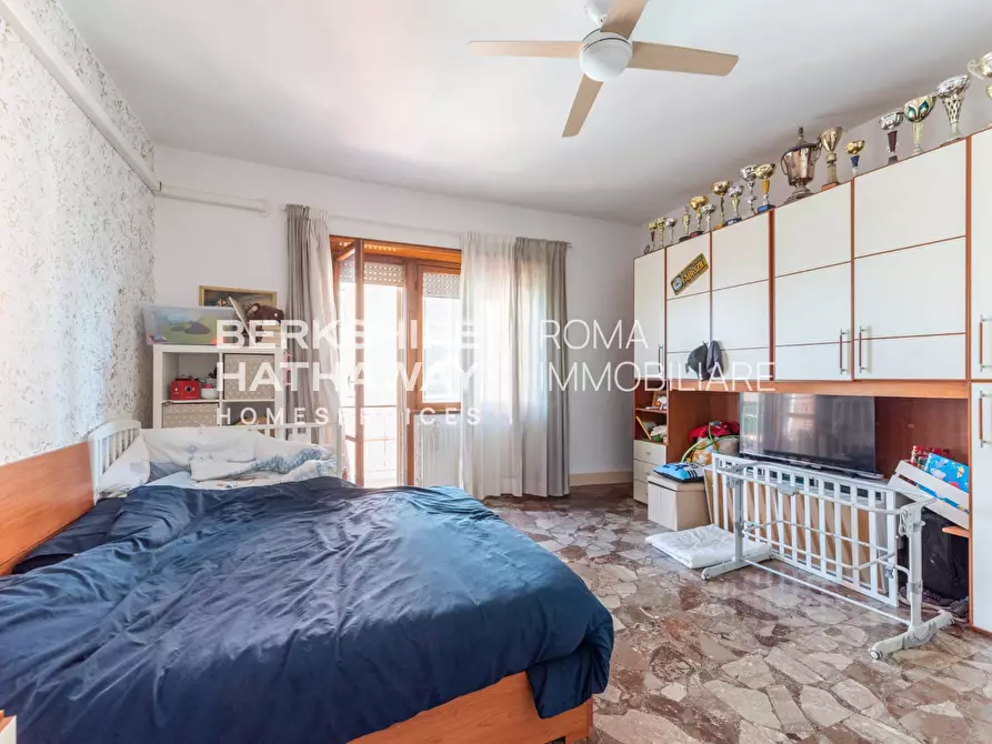 Immagine 7 di Appartamento in vendita  in Via Della Stazione Di Ottavia 1 a Roma