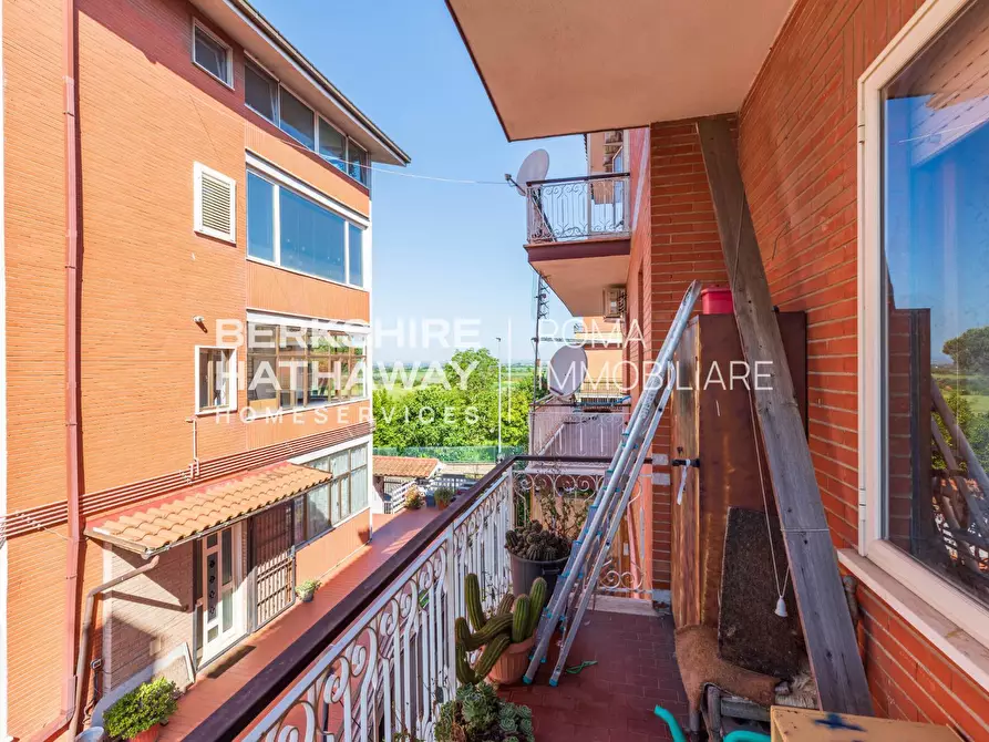 Immagine 15 di Appartamento in vendita  in Via Della Stazione Di Ottavia 1 a Roma