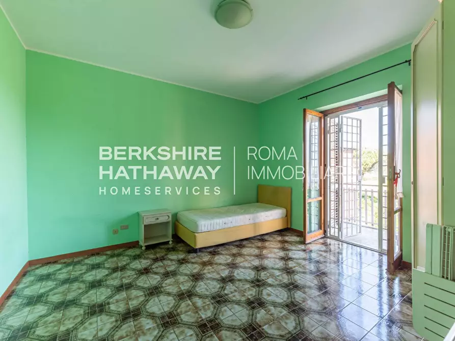 Immagine 10 di Appartamento in vendita  in Via Della Stazione Di Ottavia 1 a Roma