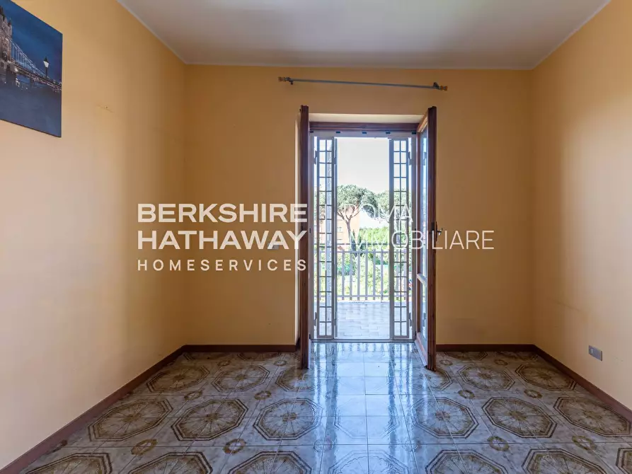 Immagine 15 di Appartamento in vendita  in Via Della Stazione Di Ottavia 1 a Roma