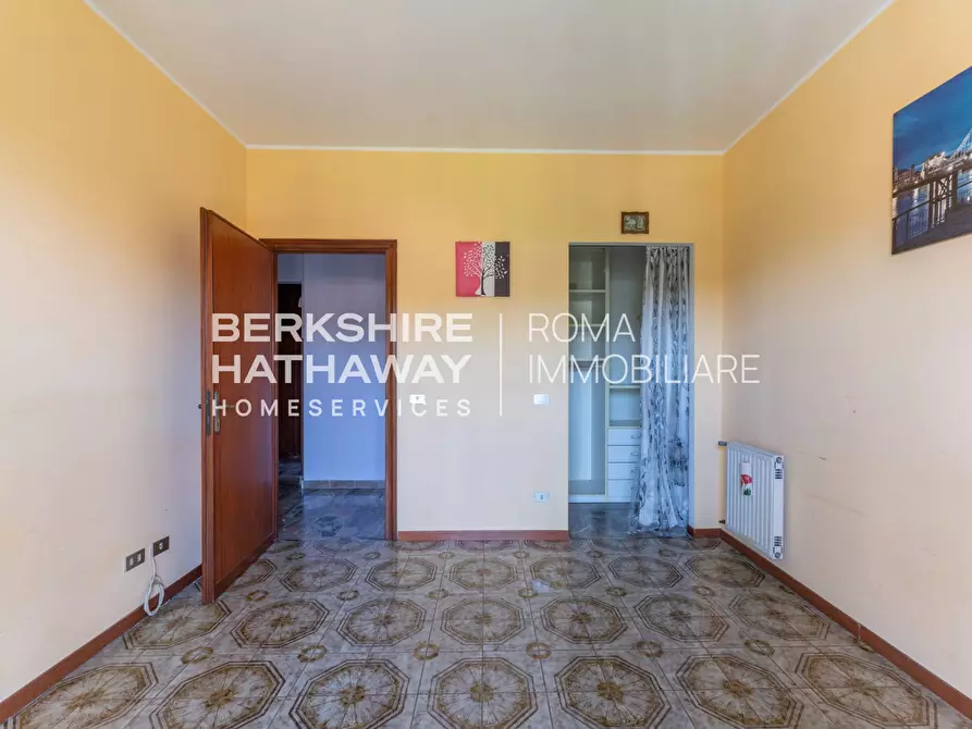 Immagine 16 di Appartamento in vendita  in Via Della Stazione Di Ottavia 1 a Roma