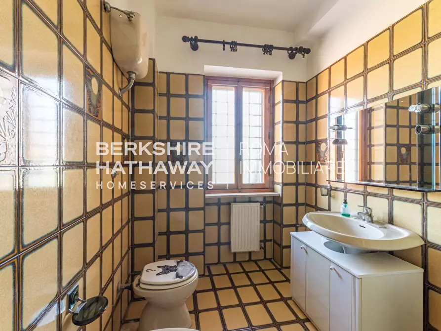 Immagine 19 di Appartamento in vendita  in Via Della Stazione Di Ottavia 1 a Roma