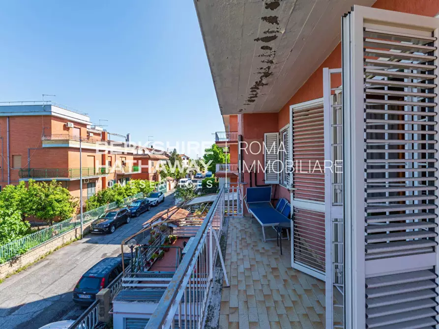 Immagine 21 di Appartamento in vendita  in Via Della Stazione Di Ottavia 1 a Roma