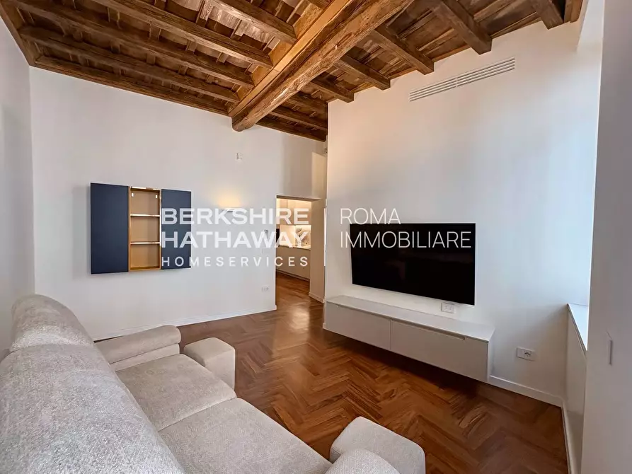 Immagine 2 di Appartamento in affitto  in Via Di San Basilio 1 a Roma