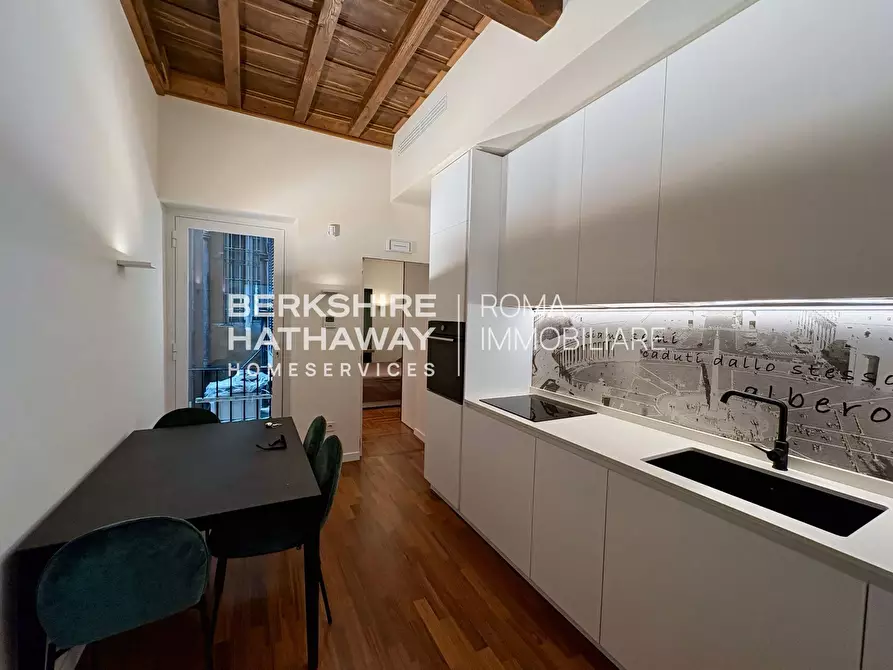 Immagine 3 di Appartamento in affitto  in Via Di San Basilio 1 a Roma