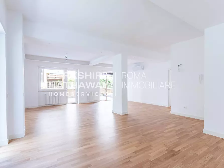 Immagine 3 di Appartamento in vendita  in Via Vincenzo Tizzani a Roma