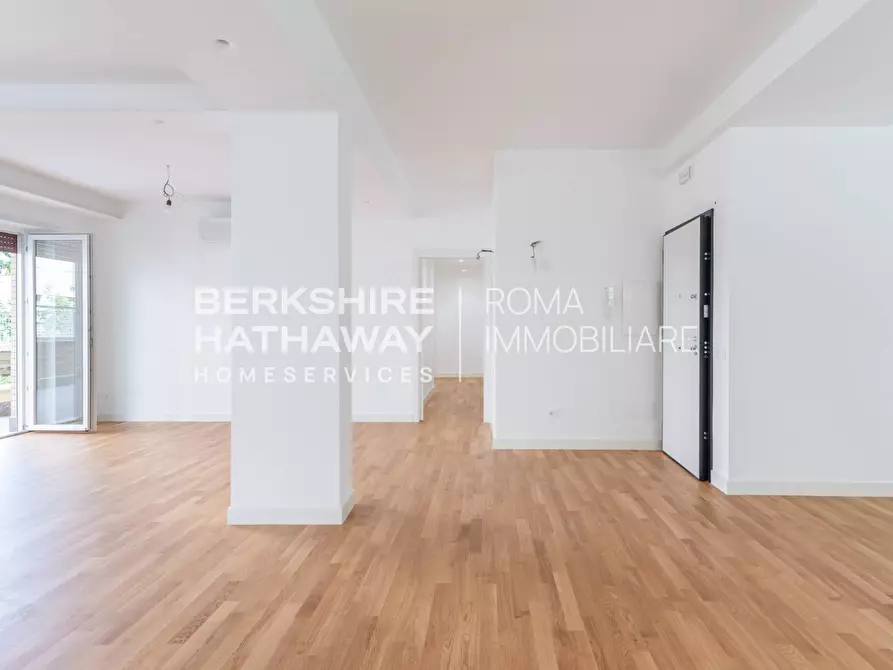 Immagine 4 di Appartamento in vendita  in Via Vincenzo Tizzani a Roma