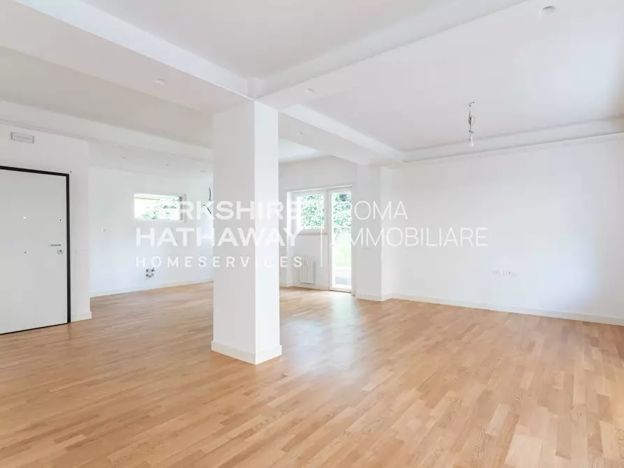 Immagine 8 di Appartamento in vendita  in Via Vincenzo Tizzani a Roma